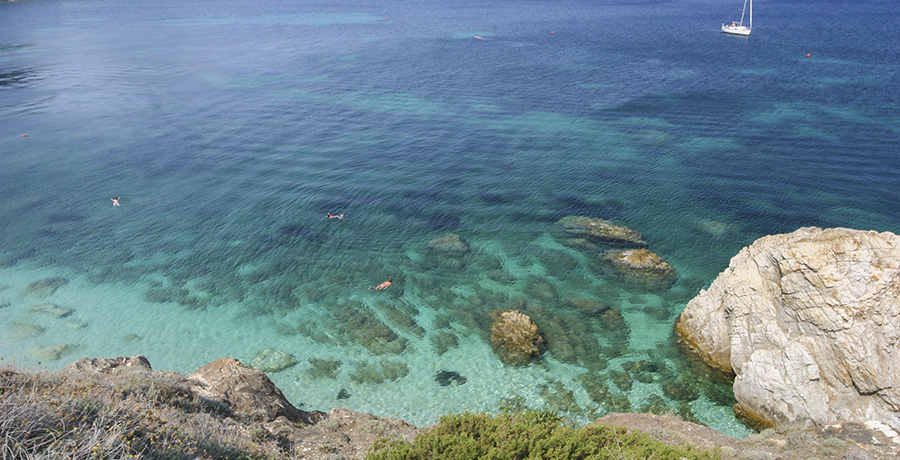 spiaggia sansone scogli