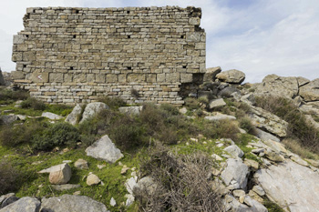 Foto: Il muro più antico dell’isola d’Elba.