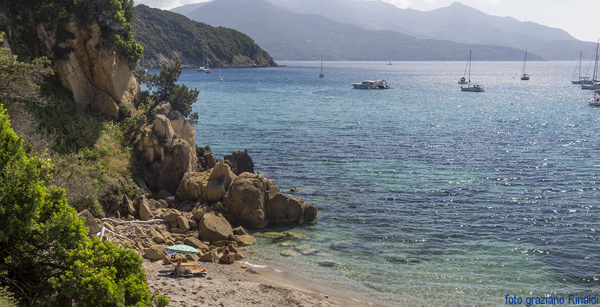 monte Capanne dalla spiaggia di Viticcio