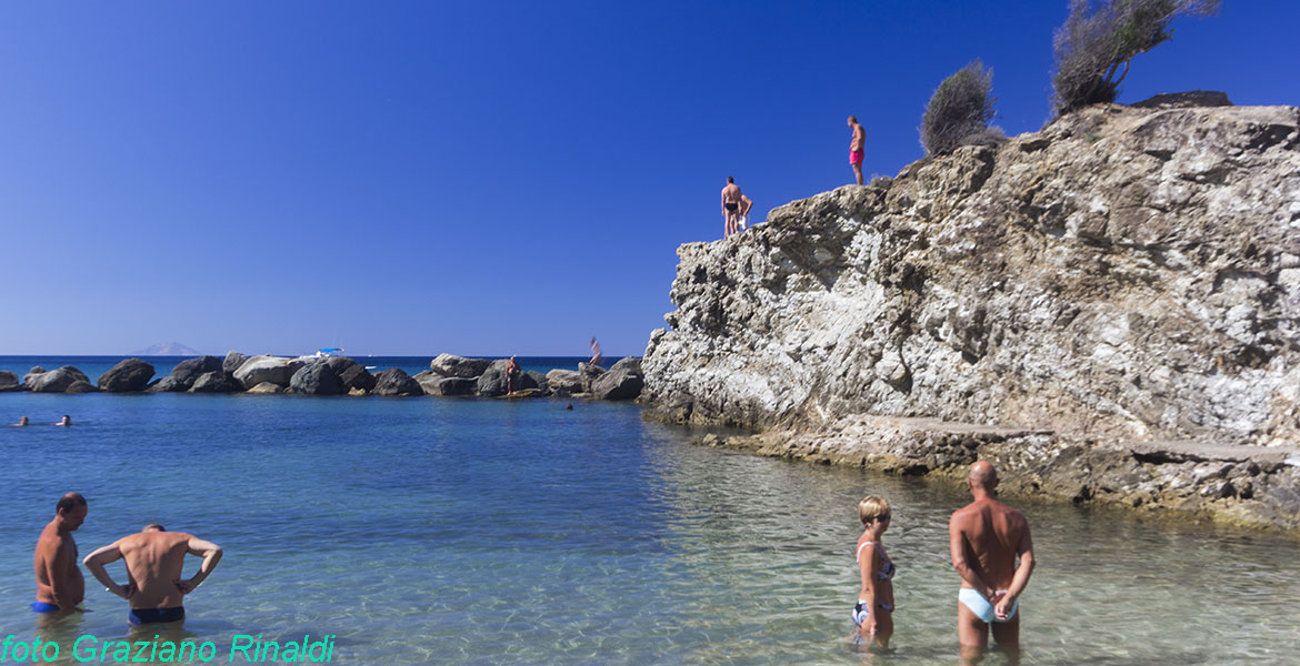 Spiagge isola d'Elba_Felciaio__Capoliveri_ lo scoglio dei tuffi