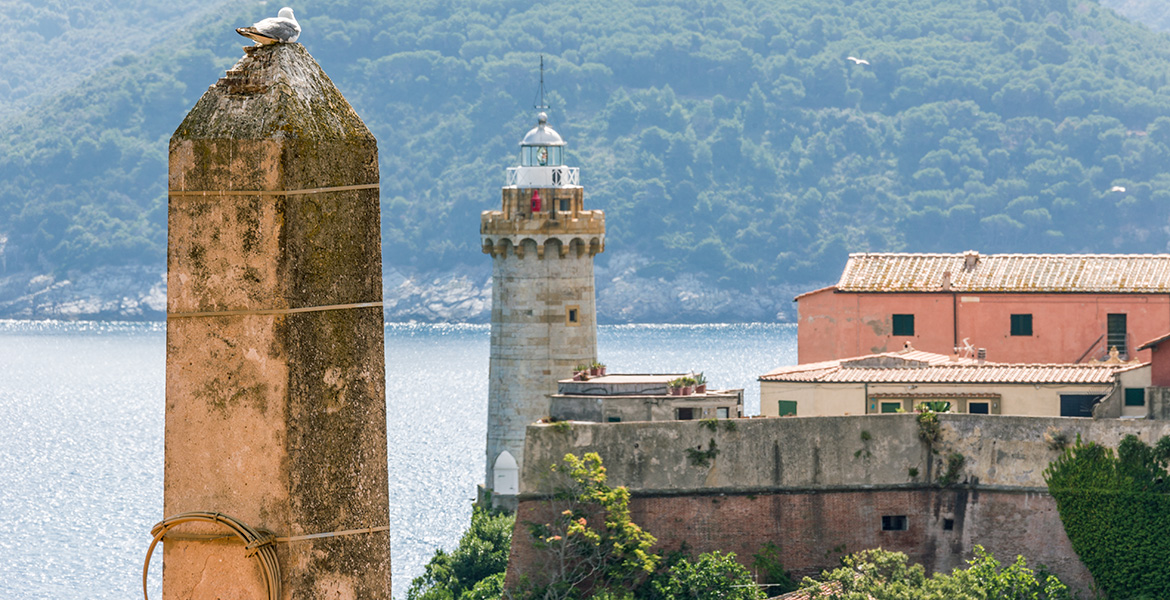 faro e forte Stella a Portoferraio