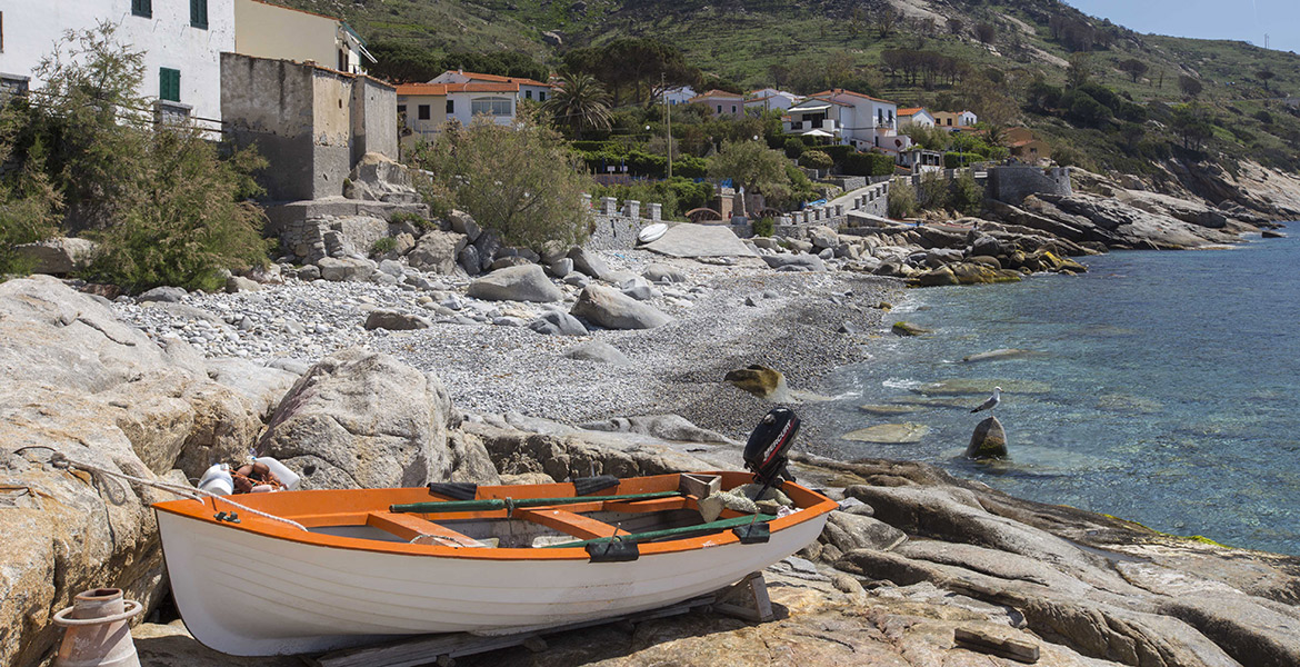 escursioni isola d'Elba_valle gneccarina_Chiessi_spiaggia con barca