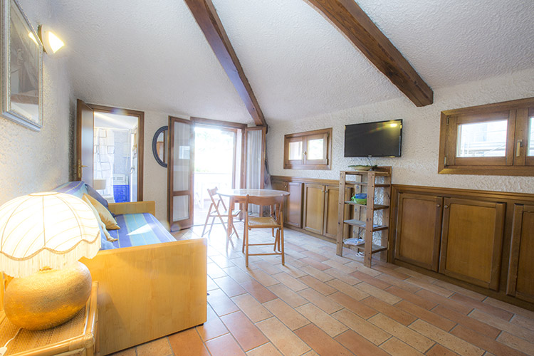 Apartments Marina Di Campo To For Holidays In Elba Island Mansarda Il Sarago