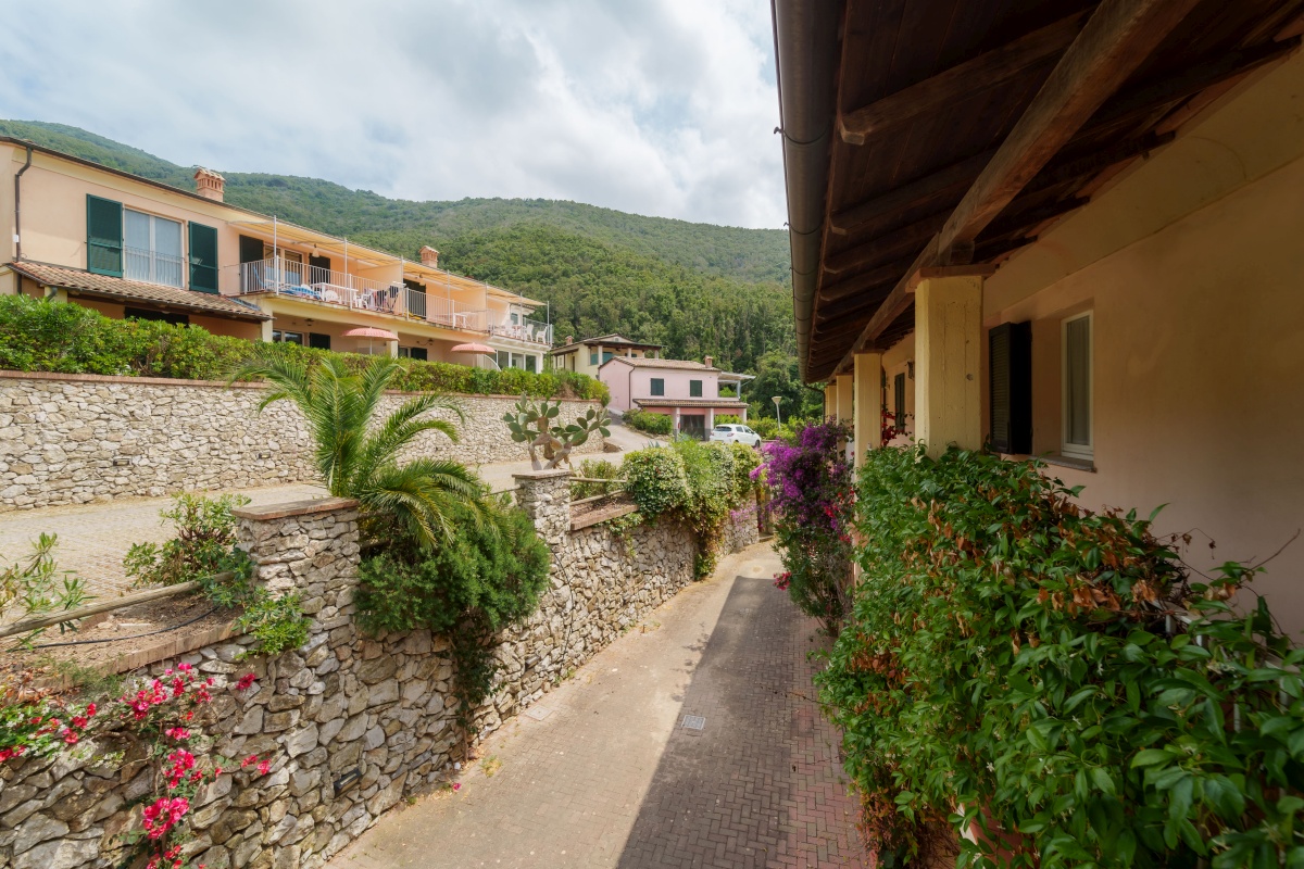 Relais Nisportino - Borgo Alloro Fonte ed Aida